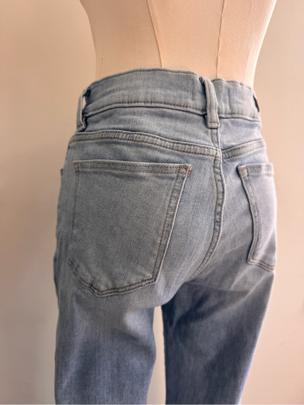 DL1961 Mara Straight Mid Rise Instasculpt Ankle Jeans | Fountain Wash | Size 26 - Picture 12 of 14